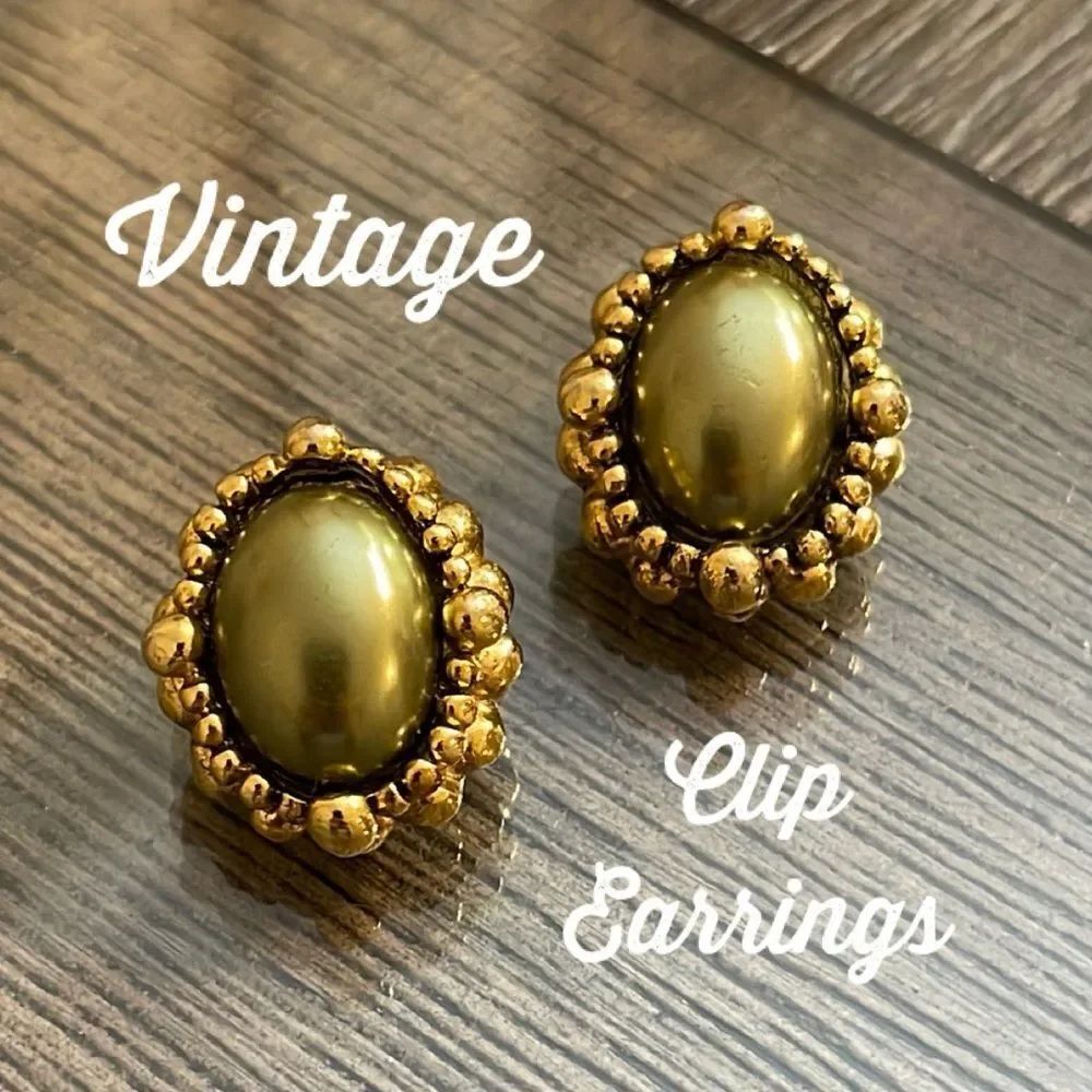 Vintage Oval Green Faux Pearl Beaded Edge Clip Earrings